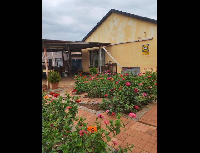3 BEDROOM HOUSE FOR SALE IN ENNERDALE EXT 5